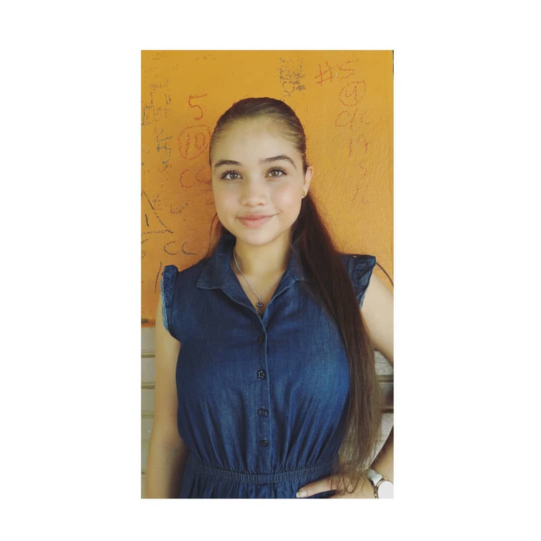 Salma Flores @salma_flores19 Foto Pack #9397 | Profile Rate