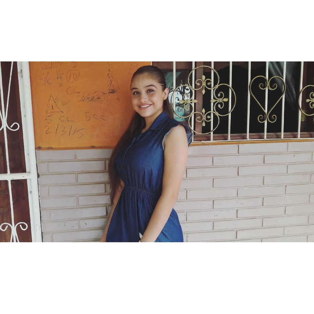Salma Flores @salma_flores19 Foto Pack #9400 | Profile Rate